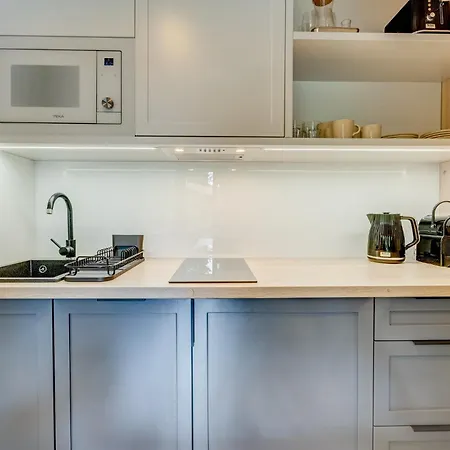 Hus - Caloroczne Komfortowe Szeregi Blisko Plazy 別荘 ポビエロボ