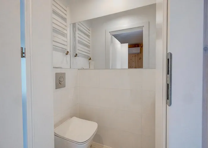 Hus - Caloroczne Komfortowe Szeregi Blisko Plazy Prázdninový dům *