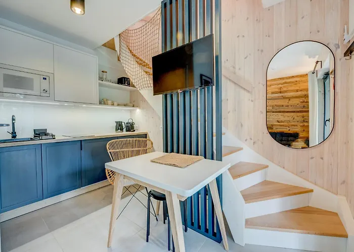 Hus - Caloroczne Komfortowe Szeregi Blisko Plazy Prázdninový dům *